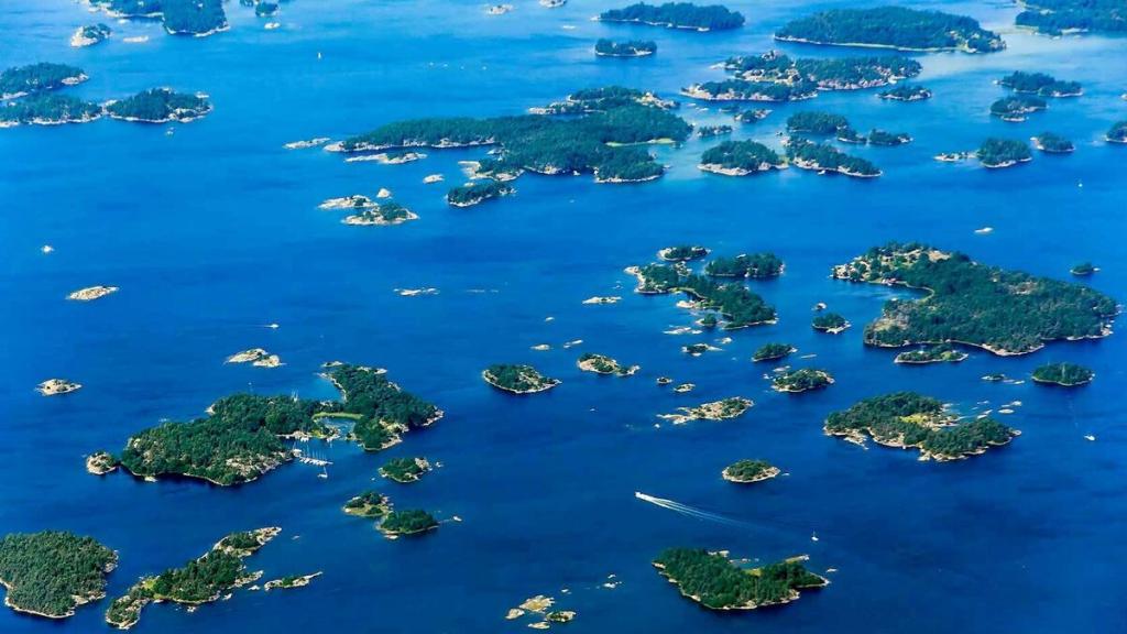 What Is an Archipelago? Examples Around the World | YourDictionary